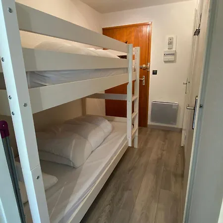Cosy Pres Du Domaine Skiable Avec Parking - Fr-1-693-111 Apartament *