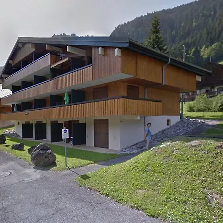 Cosy Pres Du Domaine Skiable Avec Parking - Fr-1-693-111 * Châtel